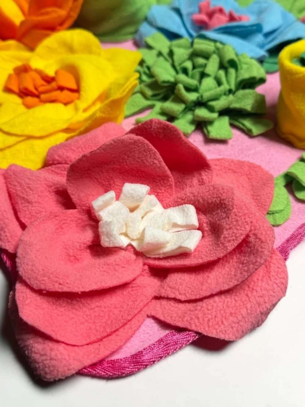 NWOT Ankilo Dog Snuffle Mat Slow Feeder Foraging Mat 20x20 Pink